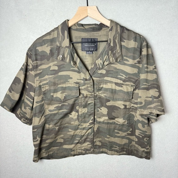Sanctuary Women’s Camouflage Short Sleeve Button Snap Shirt with Pockets size M - Picture 11 of 11